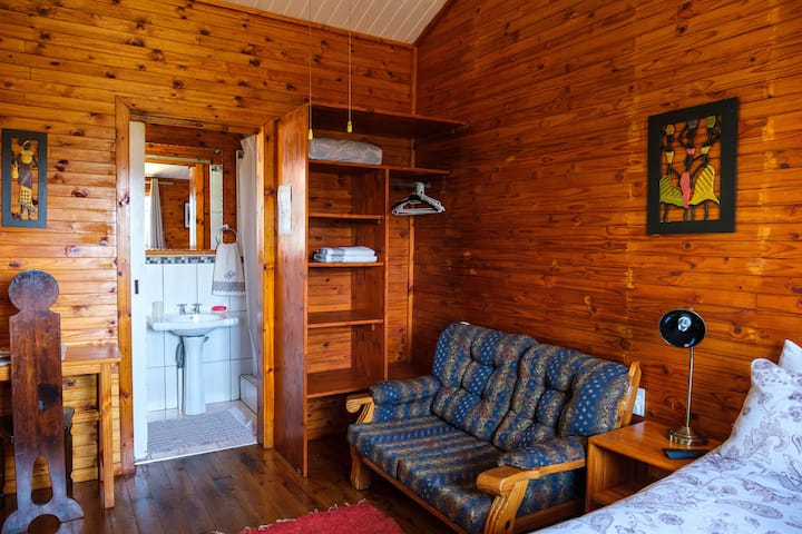 Cathmar Cottage No. 7 - Mbabane