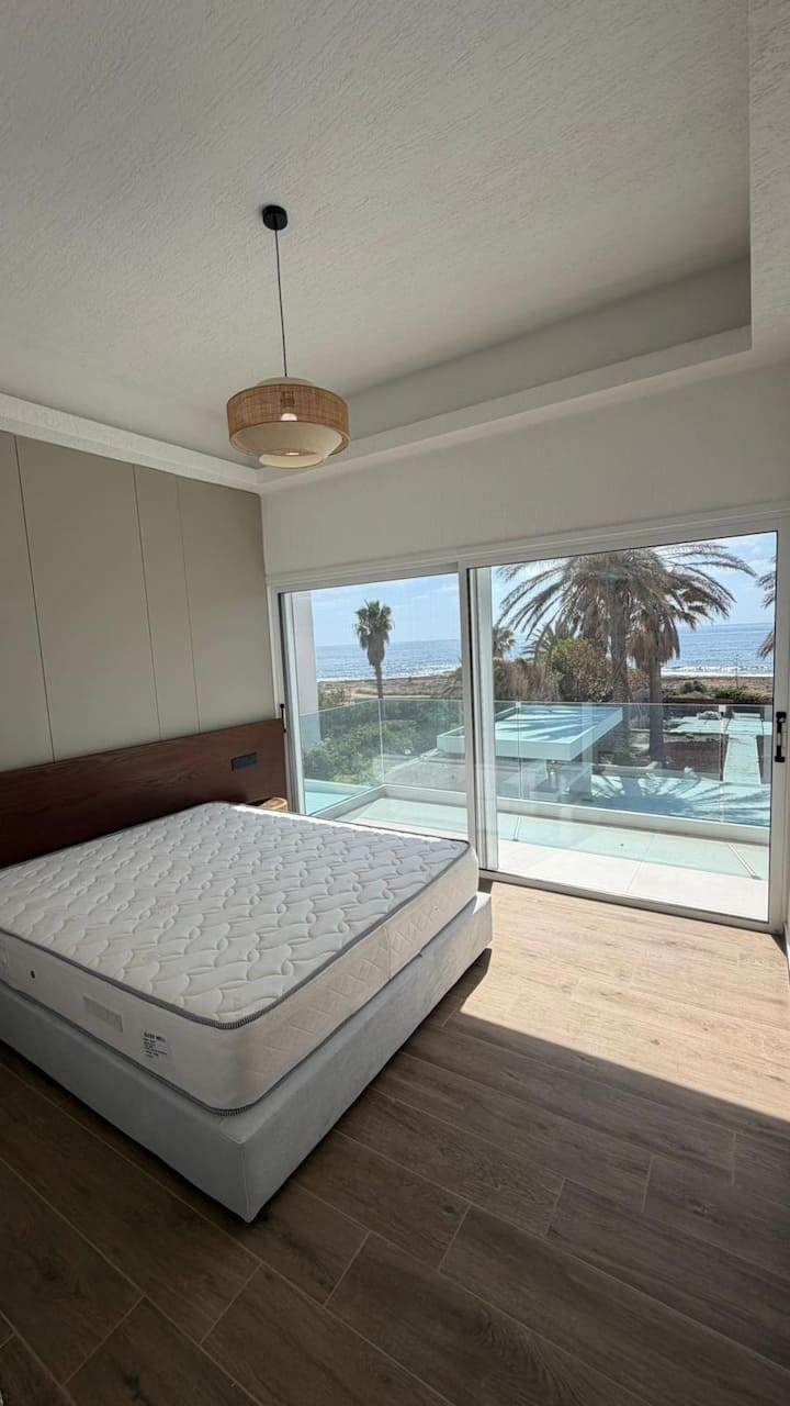 Ruby Villa – Luxury Beachfront Retreat - Paphos