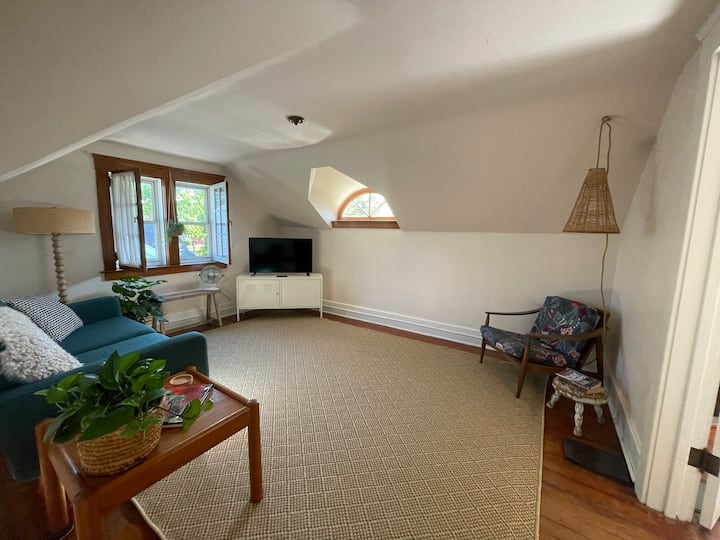 Quite Cape Cod 1br In Lansing, Near Msu/hospitals! - Michigan