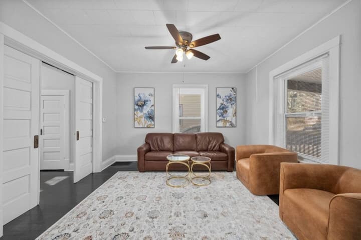 Modern 4br Home Near Downtown Davenport - Rock Island, IL