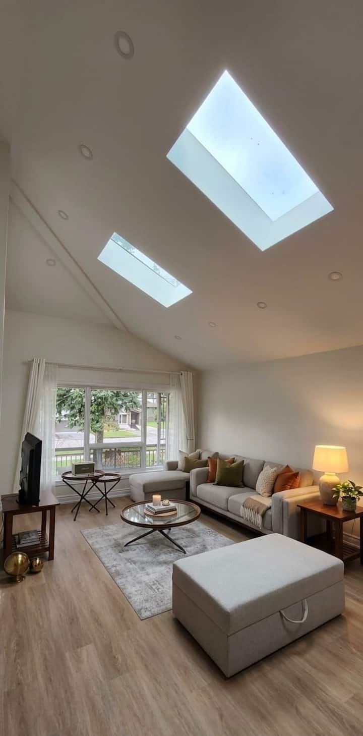 Beautifully Renovated Sunny Home - Toronto
