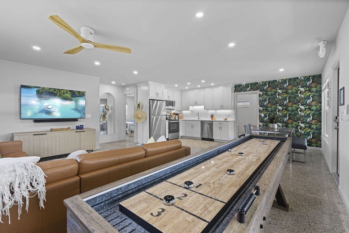 Neptunes Hideaway | 3br House & Outdoor Patio - Vero Beach, FL