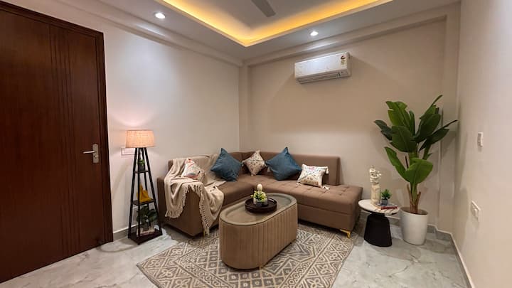 Urban Nest 55 | Modern 1bhk | Walk To Rapid Metro - Gurugram