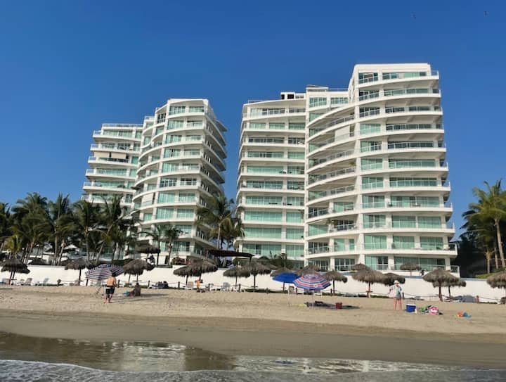 3br Beach Condo With Stunning Bay Sunsets - Nuevo Vallarta