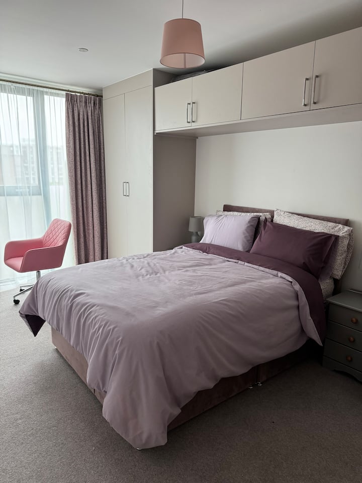 Bright  & Spacious Double Room In A New Apartment. - Epsom