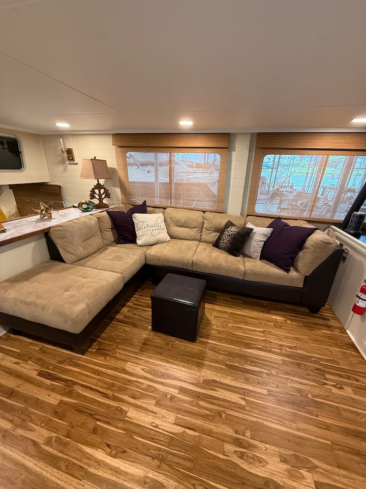 Riverside Luxury - Phoenix At Volunteer Marina! - Knoxville, TN
