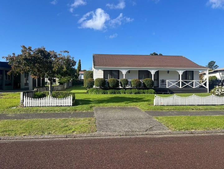Hosts On The Coast Crown Reef Cottage - Tairua