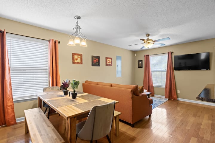 Mins To Downtown! Deck & Firepit - Elmwood Retreat - Chattanooga, TN