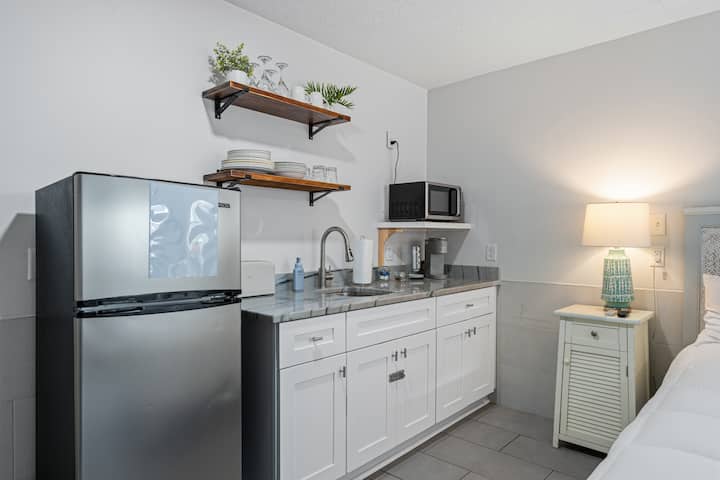Turquoise Tide - Studio - Waterfront + Dock - Fort Walton Beach, FL