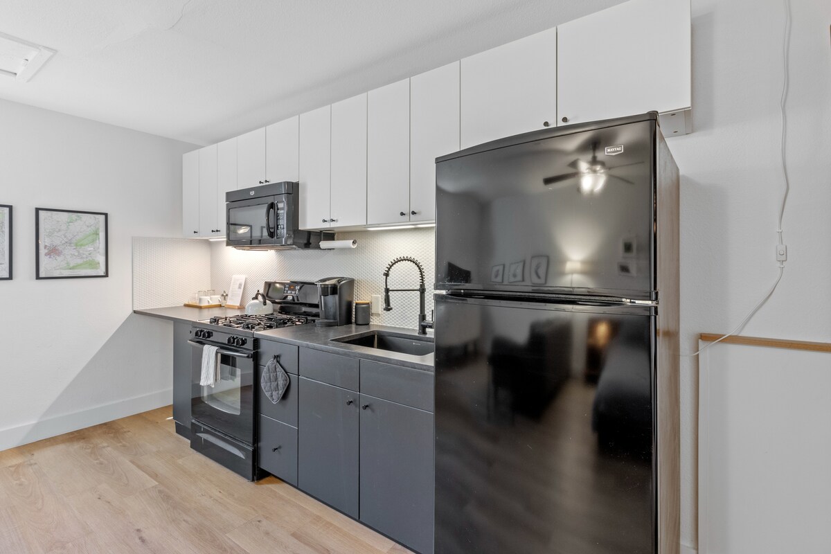 Modern Studio | Hip Area