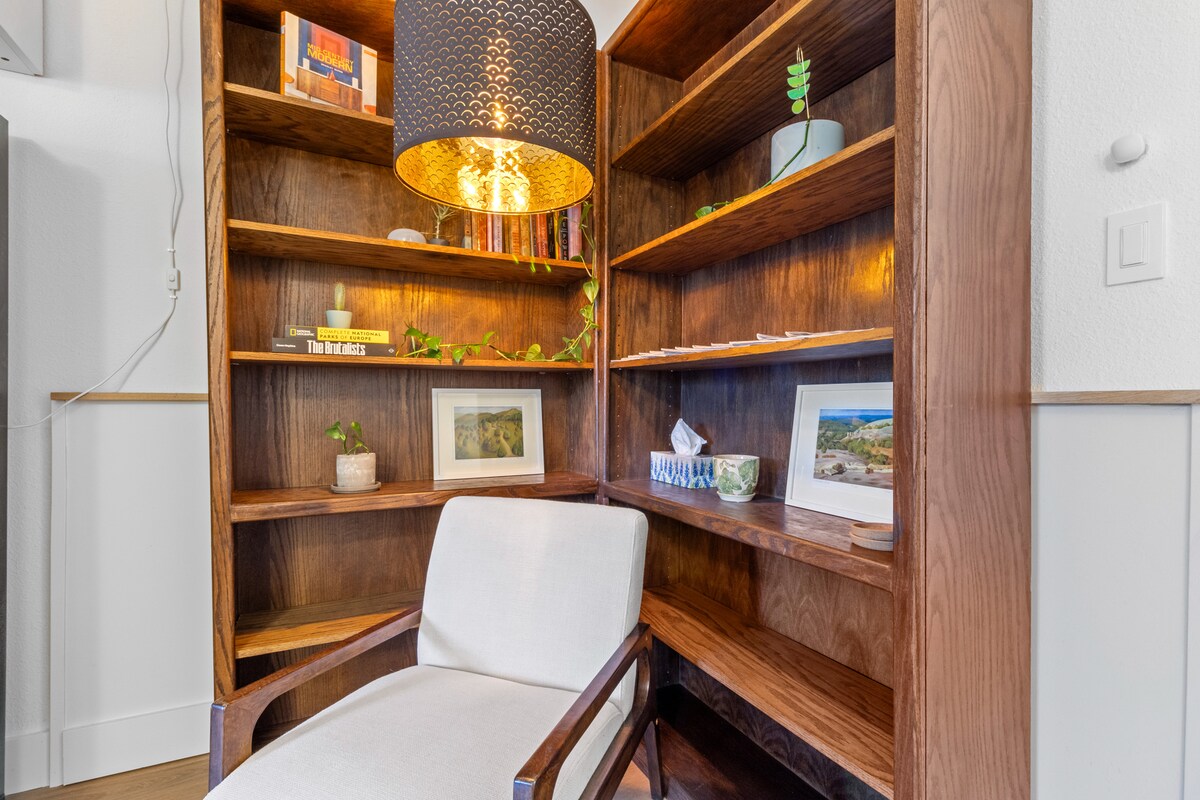 Modern Studio | Hip Area