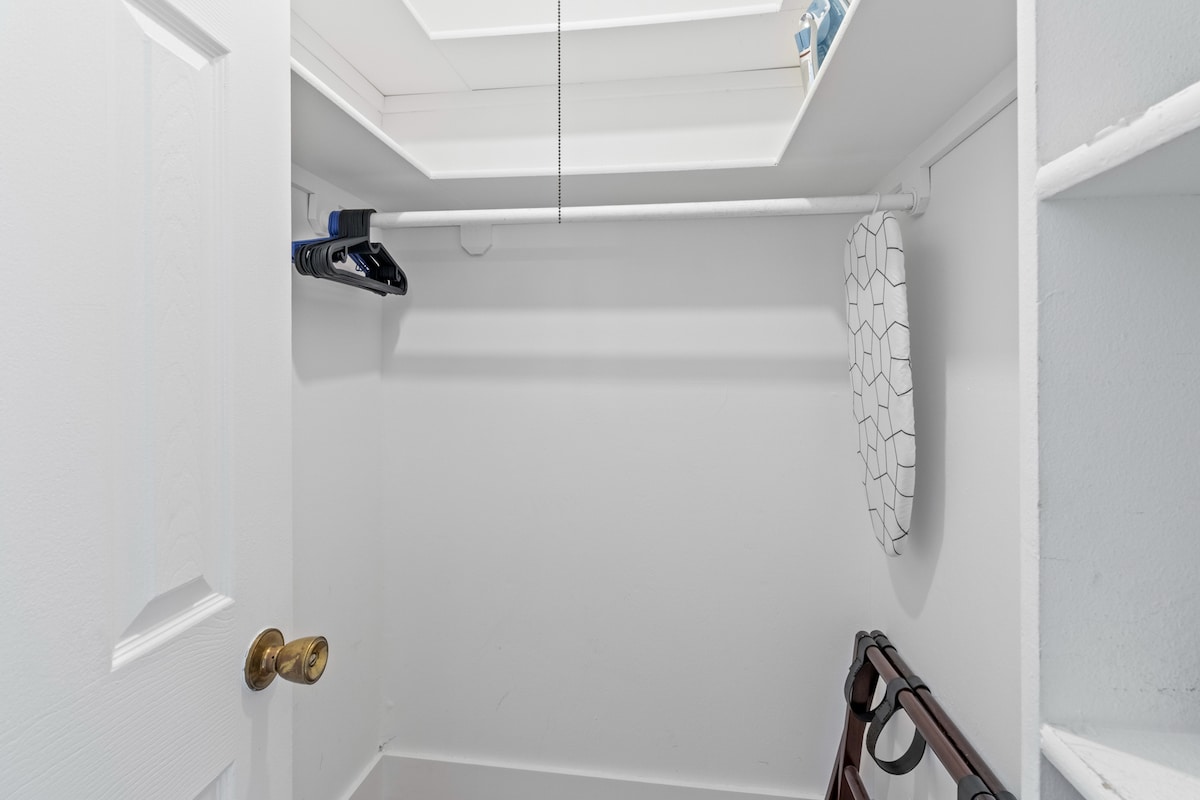Modern Studio | Hip Area