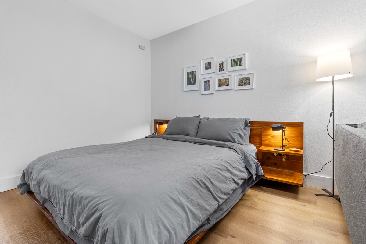 Modern Studio | Hip Area
