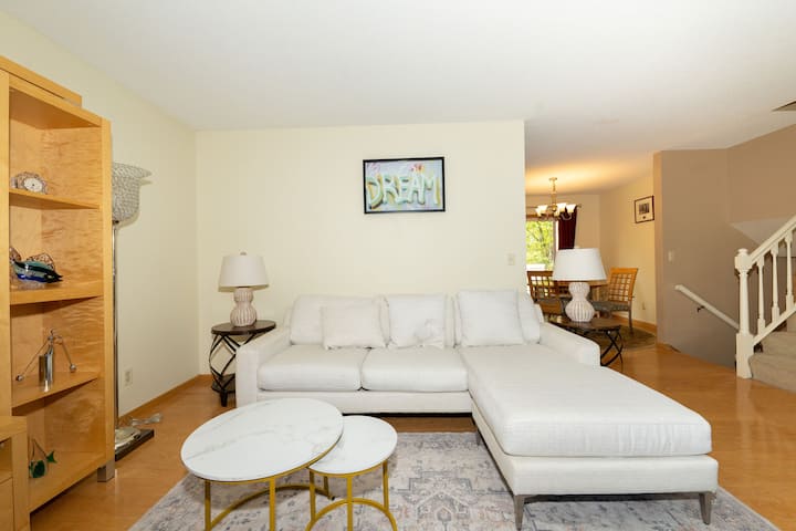 Welcome To Your Spacious 4-bedroom Retreat Home - Maple Grove, MN