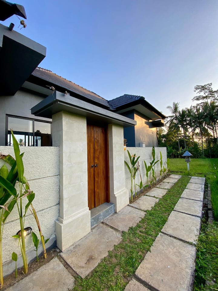 Enjoy A Private Villa With Rice Field Views - Ubud