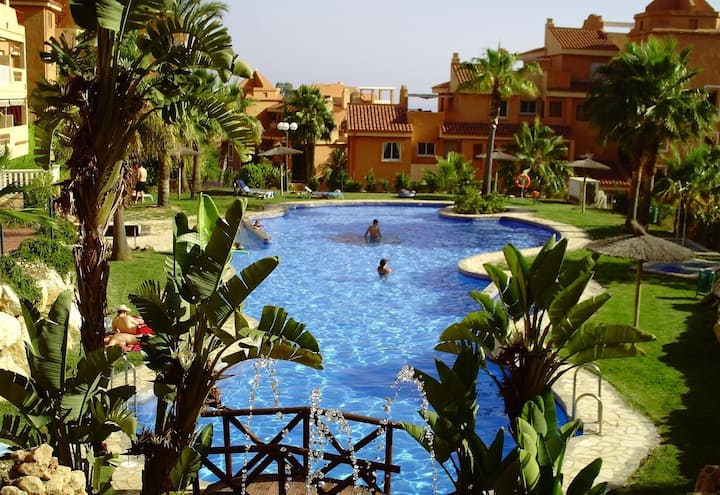 Luxury 2 Bed Apt Freeview Tv Wi - Marbella