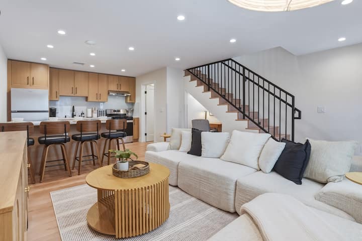 Modern 2br Near Universal Studios & Hollywood - Burbank