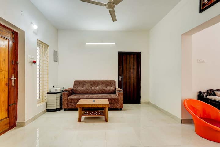 Hb S Elite  Luxury Hill View Homestay - Tirupati