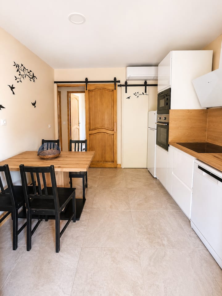 Thibélie Gîte En Rez-de-jardin Terrasse Et Piscine - Ardèche