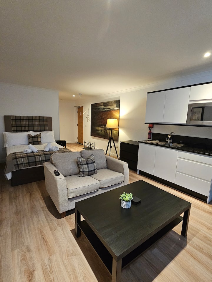 Luxury 1 Bedroom Apartment With Loch View *Bl* - Tarbet