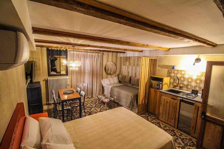 Leonor, Apartamentos Alfonso Viii 20 - Cuenca, España