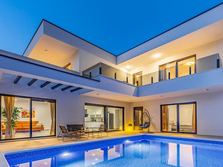 De Lux "Villa Bieca", In Der Nähe Des Sandstrandes - Medulin