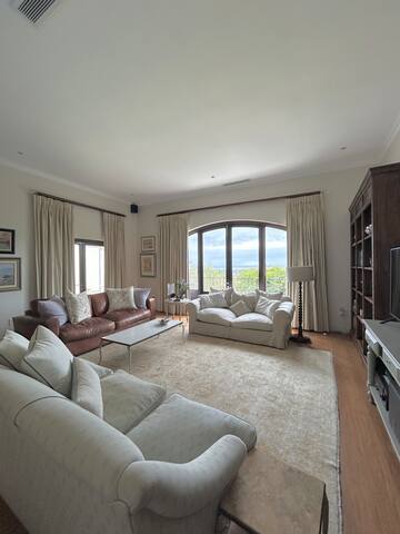 Family home with awesome view gallery image 2