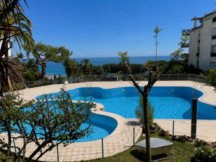 Hostdomus - Esperidi - Sanremo