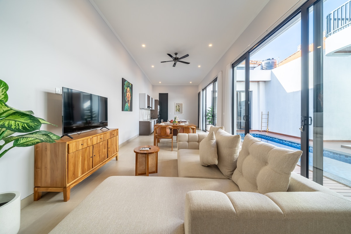 Villa in Denpasar Selatan · ★5.0 · 2 bedrooms · 2 beds · 2 private baths, comparable Airbnb