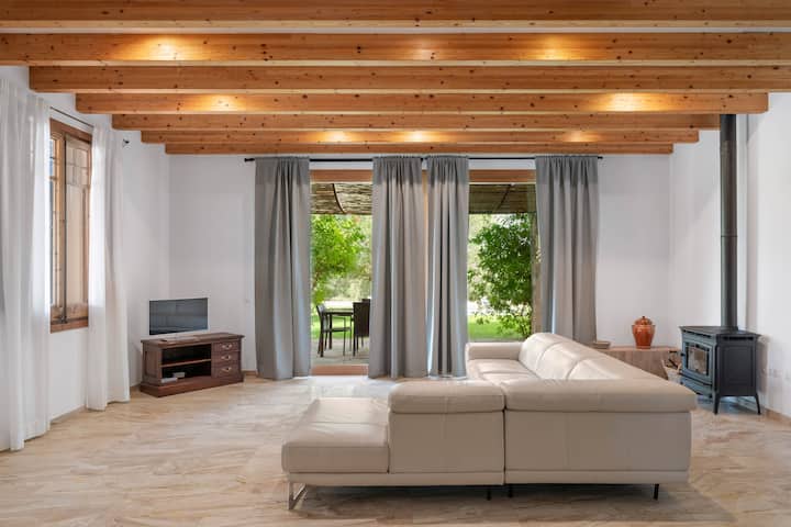 Ca’n Toni En Son Burgues · Relax Y Autenticidad - Sineu