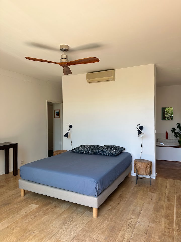 Suite Indépendante Avec Balcon Au Cœur Du Village - Ollioules