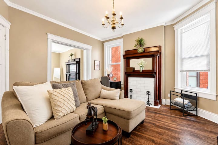 Iconic Old Louisville Apartment Near Downtown! - Louisville, KY