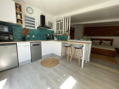 Successful Airbnb property: Zarboutan.manapany - Spacious, fully equipped studio in Saint Joseph