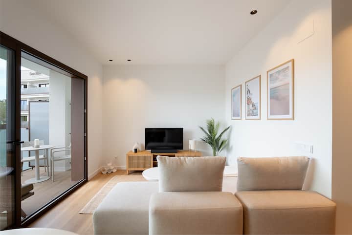 Can Milà | Signature Apartment Double Bed (102) - Sitges