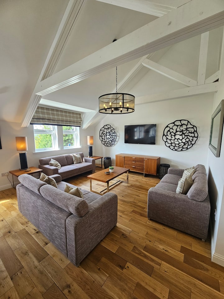 Luxury 3 Bedroom Apartment With Loch View - Rowardennan