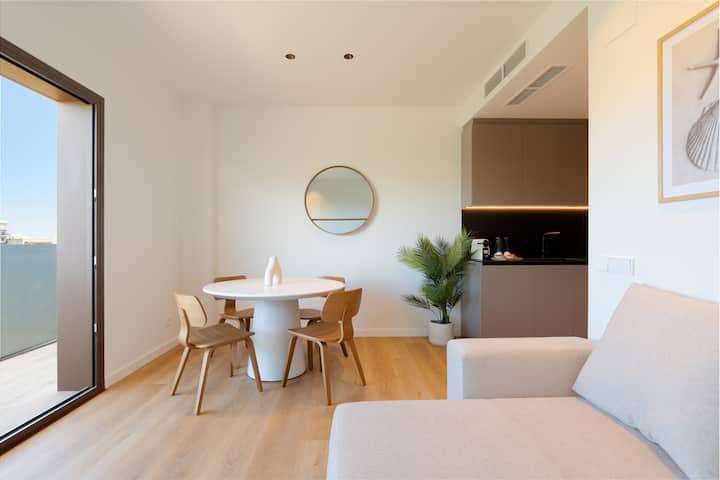 Can Milà | Signature Apartment Double Bed (314) - Sitges
