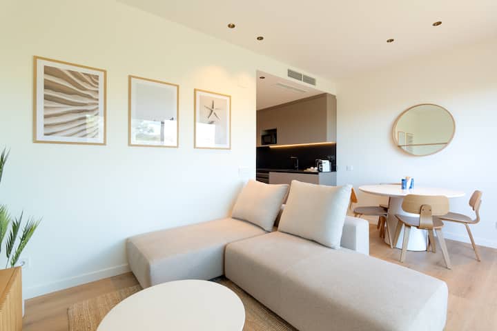 Can Milà | Signature Apartment Double Bed (315) - Garraf
