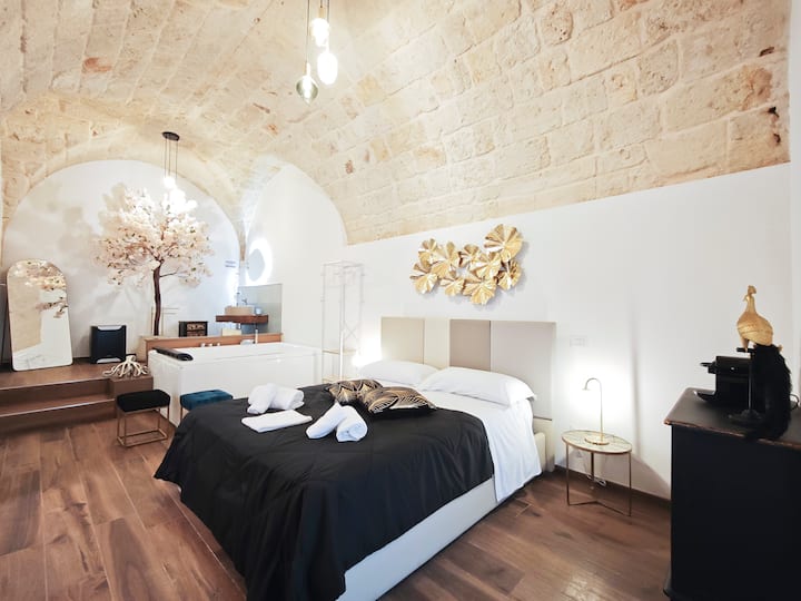 Olympus Luxury Suites Menotti - Mola di Bari