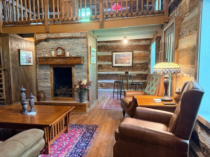 Whispering Pine Cabin - Lakeview, OH