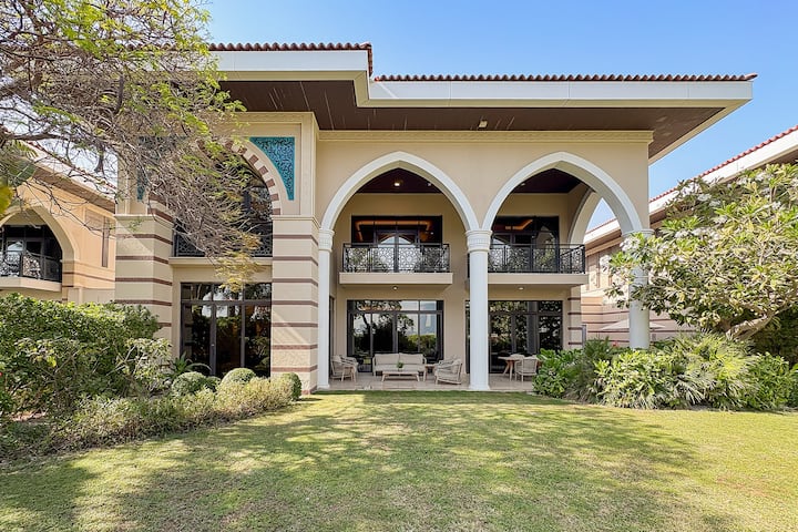 Renovated 5br Villa | Private Pool & Garden - Dubaï