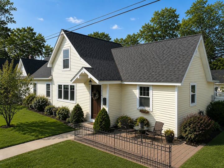 Dt Traverse City 3br W/ Yard, Garage + Dogs Ok - Traverse City, MI