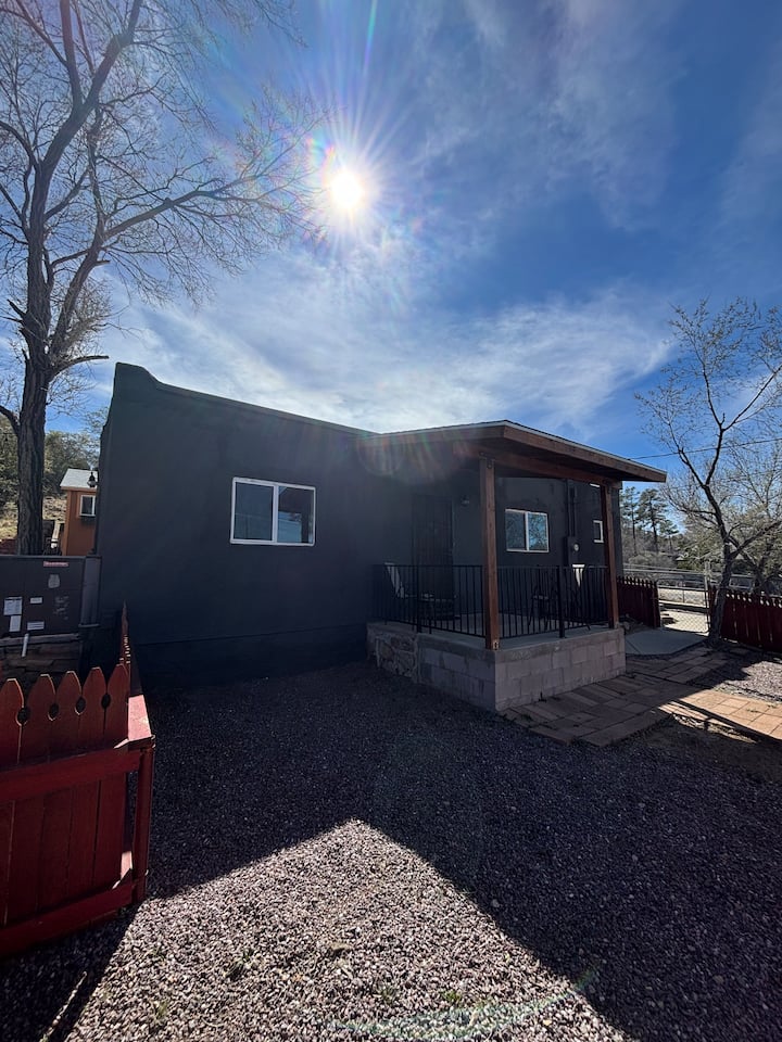 Prescott Charmer – Utilities Incl – Walk To Yrmc - Prescott, AZ