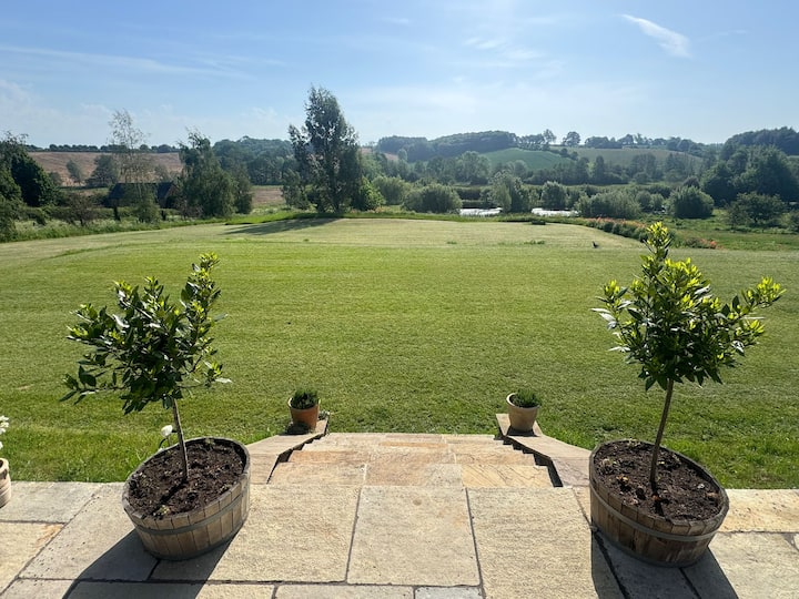Barn Conversion In The Cotswolds With Hot Tub - Banbury