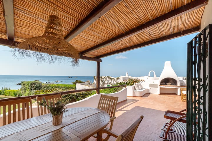 Villa Laura, Where Home And Sea Are One Step Apart - Villasimius