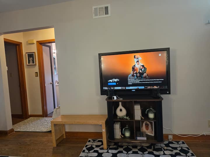 Cozy 2 Bedroom - Milwaukee, WI