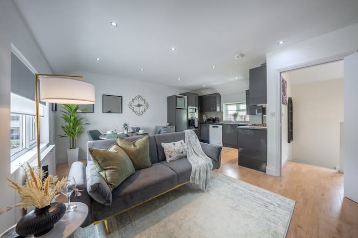 The Residence @ West Drayton | Heathrow | Parking - London Heathrow Airport (LHR)