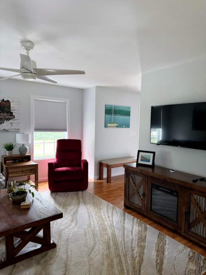 Wooded Acadia Retreat Near Bar Harbor & Beaches - Bar Harbor, ME