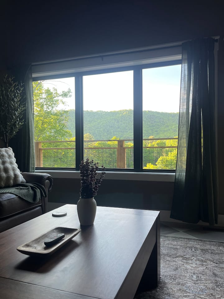 Laurels Hideaway Cabin B - Hampton, TN