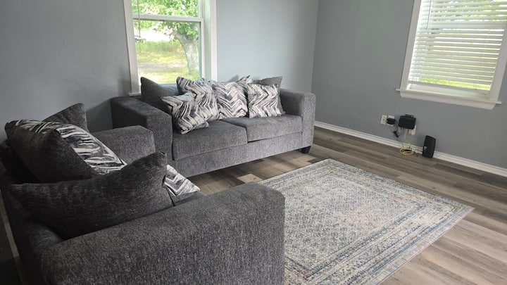 Cozy 1bhk Retreat With Ac In Greenville - Greenville, TX