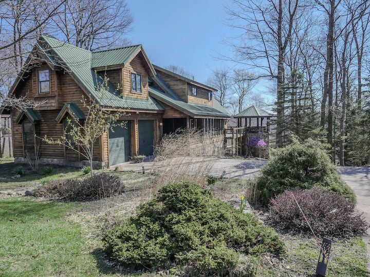Summit View Lodge: Mountain Retreat For 14! - Deep Creek Lake, MD